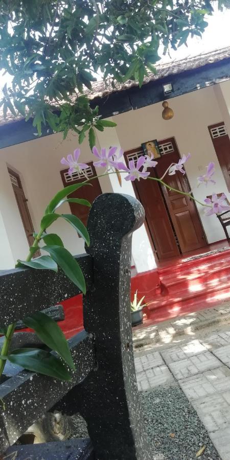 Ami Place Rooms With Kitchen Hikkaduwa Exterior photo